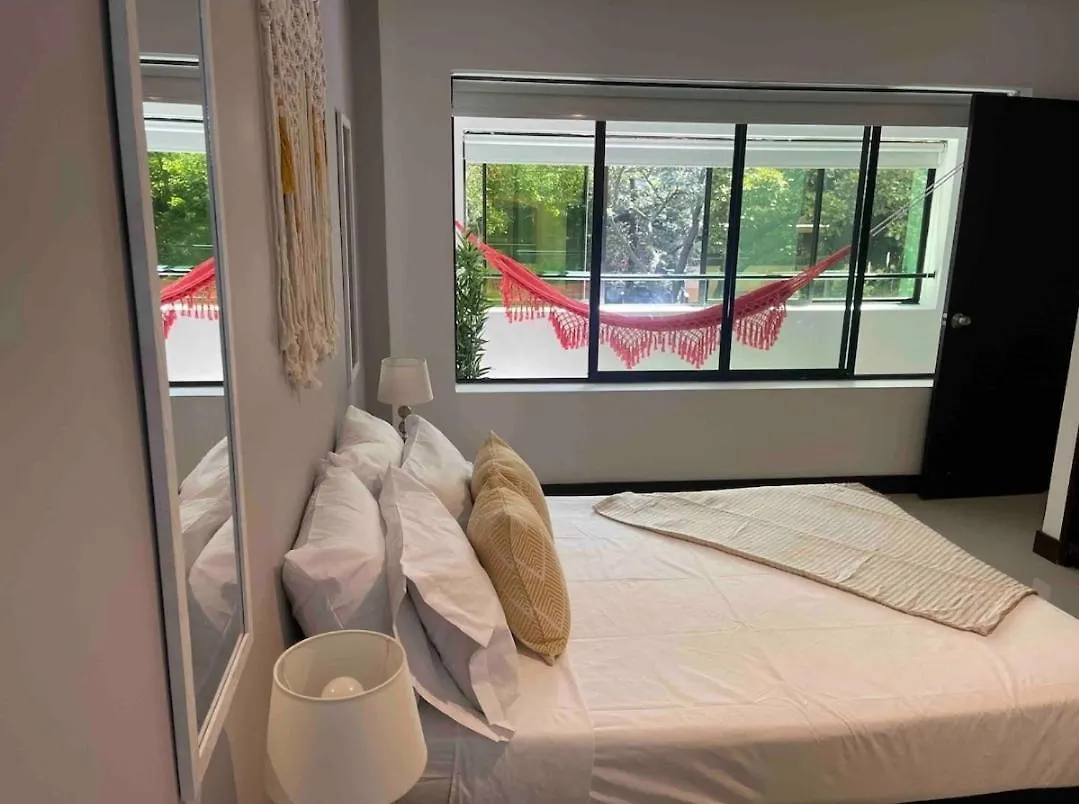 Apartamento Con Balcon Y Hamaca En Zona Rosa Laureles 301 Medellín